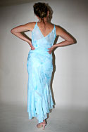 Chiffon suit, in pale blue - Rear view