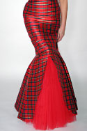 Silk gown, in red tartan - Close-up of bottom half